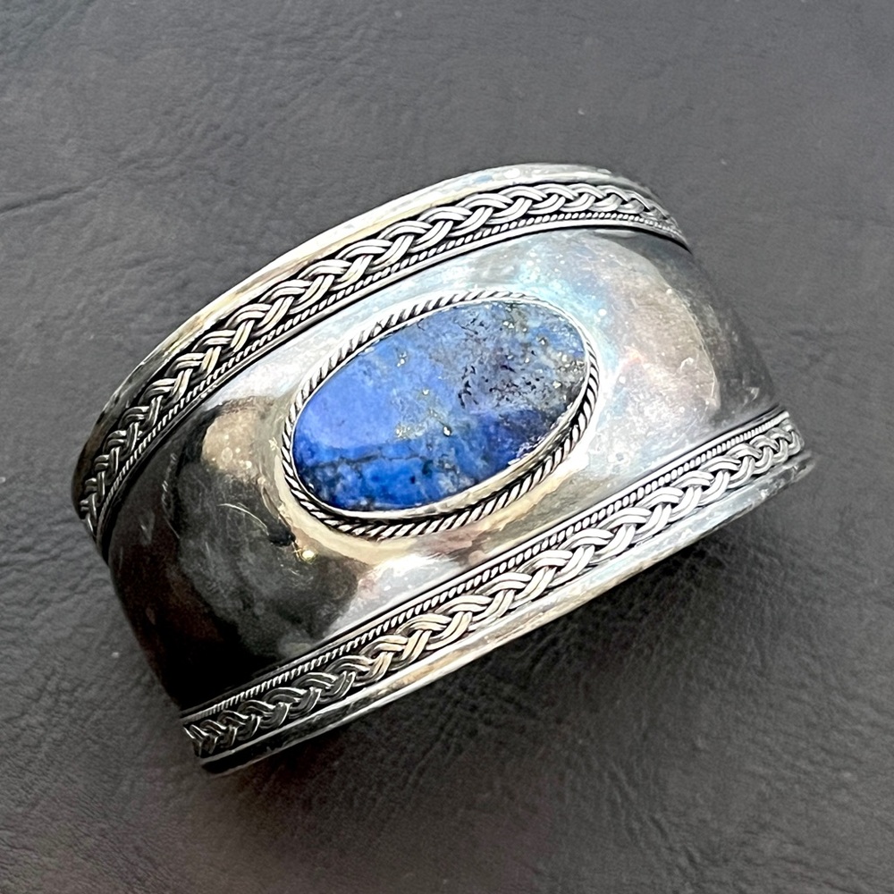 🔴SALE🔴 Vintage sterling silver lapis lazuli wide cuff bracelet - Picture 7 of 10